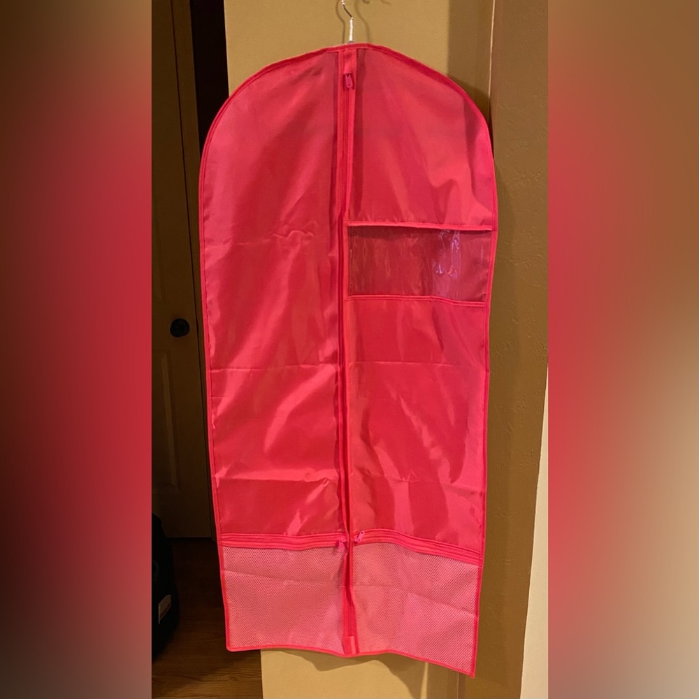 5 identical garment bags with see through pocket, 2 bottom zippered compartments